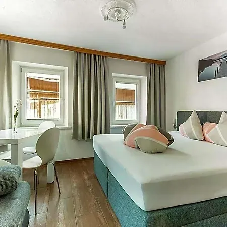 Hotell In With A Cozy Terrace